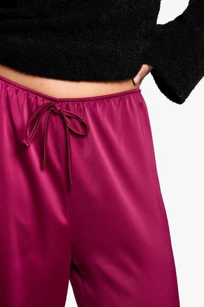 boohoo Dames Satijnen broek met trekkoord taille en wijde pijpen | Pruim | Maat: 34