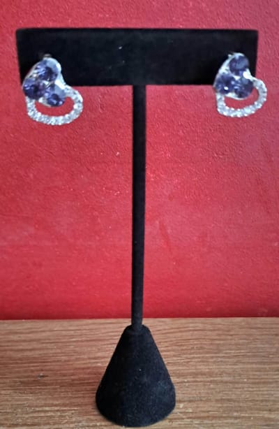 Oorbellen hartjes met paarse steentjes | Oorbellen | Paars | Hartjes