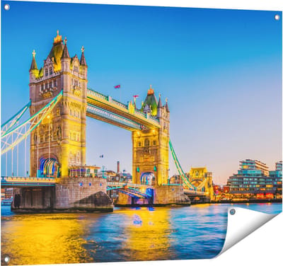 Gards Tuinposter Tower Bridge in Londen met Verlichting - 100x80 cm - Tuindoek - Tuindecoratie - Wanddecoratie buiten - Tuinschilderij