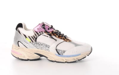 Crime London dames sneaker Goodchaos suède en mesh wit zilver leopardprint