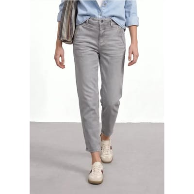 High Waist Barrel Leg Jeans in Loose Fit