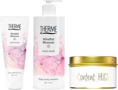 Therme Cadeauset Handverzorging Mindfull Blossom - Therme Hand Wash 300 ml Mindful Blossom - Therme Hand Balm 75ml Mindful Blossom - My Flame Kaars Blikje Content: Hugs