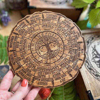Boom Kalender Wiel van het Jaar Houten Bord Boom van het Leven Kalender Hekserij Heksachtige Planner Heksenaltaar Wandkalender Eten One Size beige