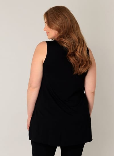 BASE LEVEL CURVY Abbigail Top - Black - maat X-0(44)