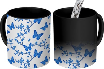 Magische Mok - Foto op Warmte Mokken - Koffiemok - Vlinder - Bloemen - Blauw - Magic Mok - Beker - 350 ML - Theemok