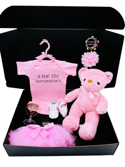 Kraamcadeau meisje Extreme box - romper petticoat baby sneakers beer babyfles wijnglas hoofdband - groot kraampakket - ook rechtstreeks opsturen mogenlijk
