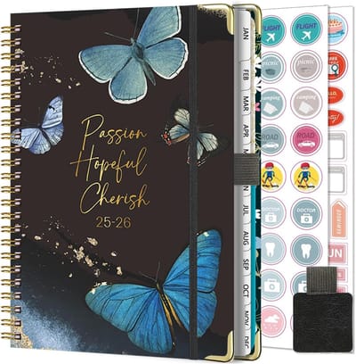 Famanu Agenda 2025 2026 Spiraal Weekplanner van juli 2025 - juni 2026 (12 maanden) A5 Schoolagenda met Planningsstickers, Pennenlus, Etui (N37-Zwart)