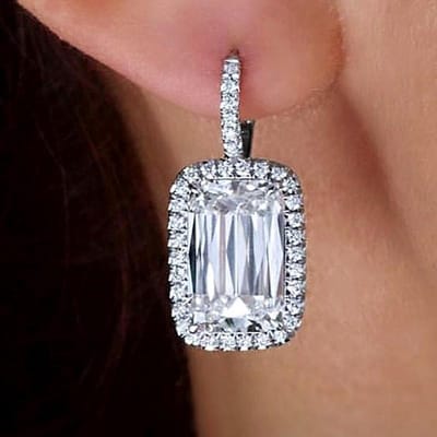 Huitan geometrische oorbellen met kubische zirkonia kristallen voor dames, luxe en trendy ooraccessoires voor bruiloften en feesten, zilverkleurige sieraden. brown