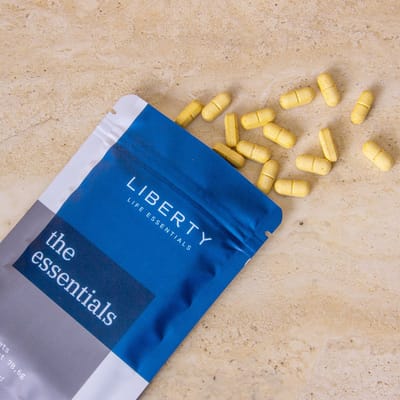 Liberty's The Essentials (pouch) - Multi-vitamine 2.0 voor high-performers - Alle essentiële vitamines & mineralen/Bamboe Silica/Curcumine (C3 Compex)/Piperine (BioPerine)/Rutine/Taurine /Inositol/Betaïne/Jodium/UtraMag