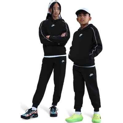 Nike Sportswear Club Fleece Hooded Trainingspak - Zwart - Maat XS (122/128cm)Kids