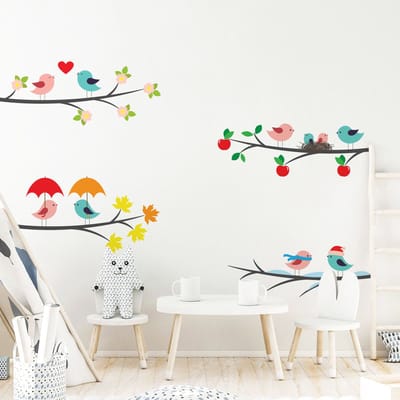 Muurstickers - Kind met boomtakken in de vier seizoenen - Transparante achtergrond - 100x130cm