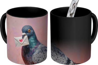 Magische Mok - Foto op Warmte Mokken - Koffiemok - Duif - Envelop - Roze - Close up - Magic Mok - Beker - 350 ML - Theemok