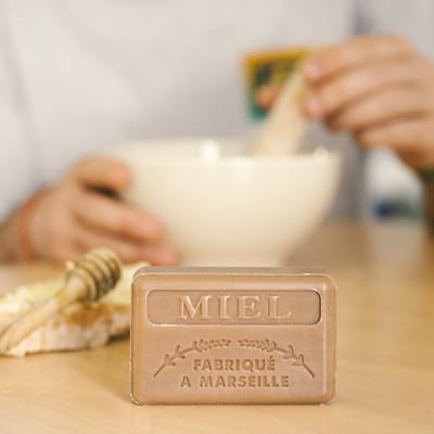 4x Savon de Marseille Zeep Miel (Honing) – 125g – Met Karitéboter – Handgemaakt & Plantaardig – Vegan – Zeepengeurboetiek