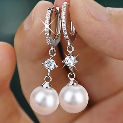 Huitan Kleur Imitatie Parel Hangende Oorbellen voor Vrouwen Eenvoudig en Klassiek Bruids Huwelijksaccessoires Sieraden brown
