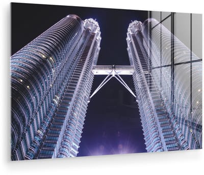 ® Glasschilderij 180x120 cm - Schilderij acrylglas - Paarse tint over de Petronas Towers - Foto op glas - Muurdecoratie woonkamer - Wanddecoratie slaapkamer - Schilderijen