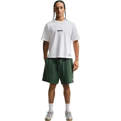 Nike club knit short in de kleur groen.