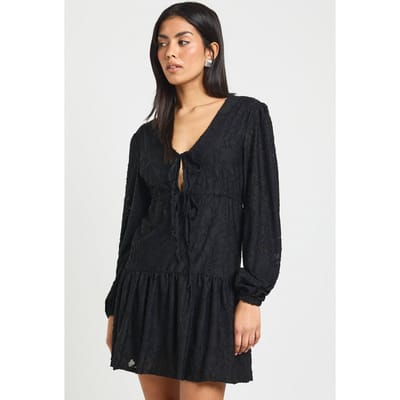boohoo Dames Burnout Bloemen Strik Voorpand Smock Jurk | Zwart | Maat: 36