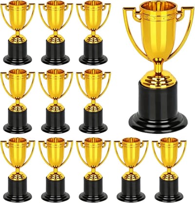 12 stuks Prijswinnaars Trofeebeker, Mini Trofeeën in Bulk voor Kinderen, Plastic Gouden Kleine Trofeebekers, voor Sportdag of Schoolwedstrijden