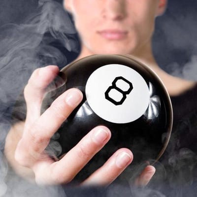 Magic 8 Ball - Mystic 8 Ball - Vragenspel - Geeft Antwoord Op Al Je Levensvragen - Geen Batterijen Nodig - Biljartbal Design - Zwart