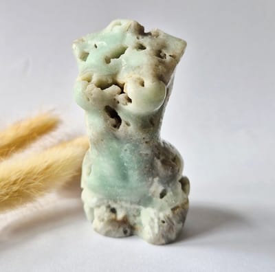 Caribbean Calciet vrouwenbeeldje 8 cm (#5) – handgeslepen edelsteen goddess carving