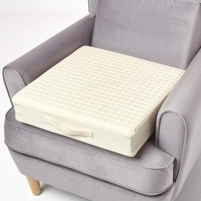 Homescapes Orthopedisch katoenen fauteuil zitkussen in crème, 50 x 50 x 10 cm