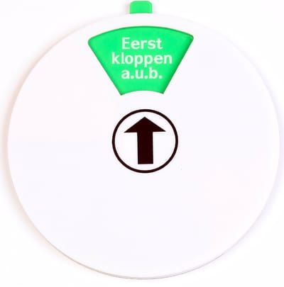 Schuifbordje - Rond acrylaat schuifbord - 6 verschillende teksten Nederlands - kleur wit - Diameter 15 cm - te gebruiken ipv vrij bezet - welkom niet storen - vrij niet storen - Promessa-Design.