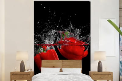 Behang - Fotobehang Paprika - Groente - Stilleven - Water - Rood - Breedte 200 cm x hoogte 300 cm