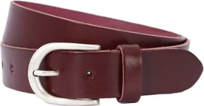 BORDEAUXRODE NETTE LEREN DAMESRIEM. 3,5CM BREED MET EEN MOOIE AFWERKING EN RONDE NIKKELVRIJE GESP. MAAT 85