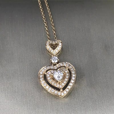 Huitan Luxe Hartvormige Hanger Bruiloftsketting voor Vrouwen Kleur/Goudkleur Ingelegd met Glanzende Cubic Zirconia Mode Hals Sieraden gray
