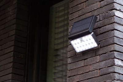 LUTEC Connect TUDA - Slimme LED  wandlamp met solar en sensor - Zwart