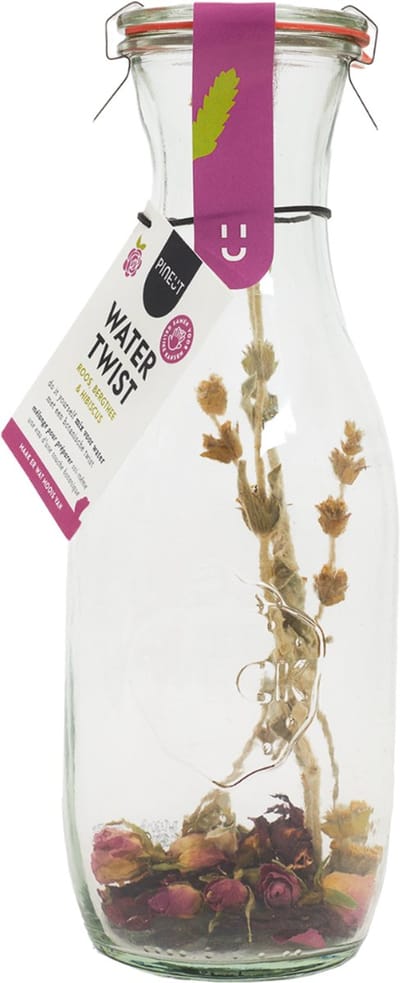 Pineut ® Watertwist - Tafelwater Roos, Bergthee & Hibiscus - Cadeau Vrouw - Waterkan Glas 1L - Hervulbaar - Fris & Fruitig Cadeau - Gezond & Gezellig Genieten