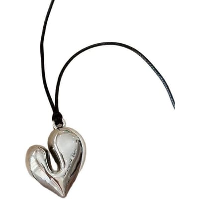 1 stuk Koreaanse Ins-stijl lange liefdespompende bloktouw trui ketting eenvoudige en veelzijdige hoogwaardige hartvormige hanger ketting dames black
