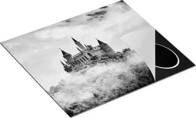 Chefcare Inductie Beschermer Kasteel op de Berg in het Bos - Zwart Wit - 60x50 cm - Afdekplaat Inductie - Kookplaat Beschermer - Inductie Mat