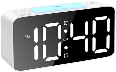 GELLDG Wekkerradio - Digitale Alarmklok - RGB Nachtlicht met 7 Kleuren - LED Display - Verstelbaar Volume - USB-oplader - Geschikt voor Volwassenen en Kinderen - Plastic Behuizing - 16.5x8x4.5cm - 1 Stuk