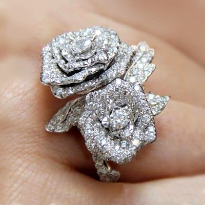 Huitan Prachtige Briljante Zirkonia Ring Dames Party Sieraden met Exquise Design Mode Chic Roosvorm Vingeraccessoires Cadeau 10