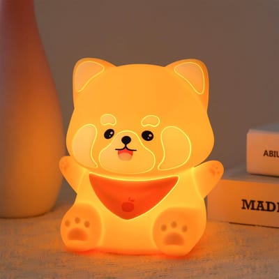Daity Schattig nachtlampje in de vorm van een rode panda - oplaadbare lamp voor de kinderkamer met timer - leuke decoratie voor op het bureau - dimbaar met touchbediening - nachtlampje in de vorm van een dier van siliconen voor kinderen