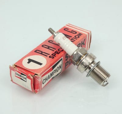 Bougie d'allumage Champion C53 pour deux roues moto quad scooter Neuf