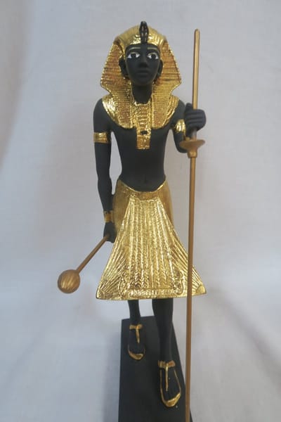 Toetanchanon - wachter  - beeld replica Egyptische Farao