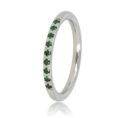 My Bendel - Fijne Aanschuifring Zilverkleurig met Groene Steentjes - Fijne Zilverkleurige Ring - Groene Zirkonia Steentjes - met Luxe Cadeauverpakking | Sieraden Voor Dames | Maat 16.00 Mm / Maat 50