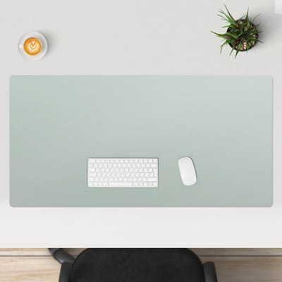 Wallfluent - Bewolkte Salie Bureau Onderlegger - 120x60 cm - Lichtgroen Bureau Onderlegger Groot - Pastel- en aardse kleuren Onderlegger Bureau - Computer Mat - Kantoor Decoraties - Computer Mat