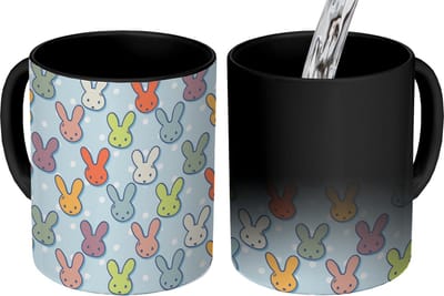 Magische Mok - Foto op Warmte Mokken - Koffiemok - Konijnen - Stippen - Pastel - Blauw - Patronen - Magic Mok - Beker - 350 ML - Theemok