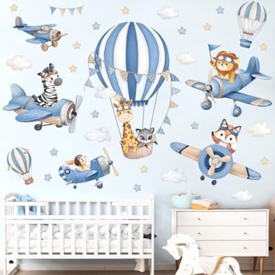 PromoHome Dieren Ballon Vliegtuig Muursticker Set - Blauwe Luchtballon met Giraffe, Leeuw en Vos - Babykamer Kinderkamer Decoratie - Verwijderbare Muurdecoratie (2 Vellen)