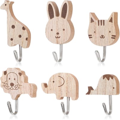 Dailygoods- Kindergarderobehaken 6 stuks - Zelfklevende Wandhaken - Houten Dierencartoon - Olifant/Walvis/Kat/Leeuw/Haas/Giraffe - Natuurlijke Beukenbouw - Splintervrij