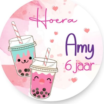 20x Traktatie Stickers Met Naam en Leeftijd - Bubbel Tea - Gepersonaliseerd - Bubbel Tea - Sluitstickers - Kinderfeest Traktatie - Uitdelen - Uitdeeltraktatie - Wensetiket - Rond - 40mm - Glossy sticker - Uitdeeltraktatie - Kinderfeest