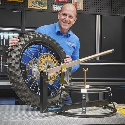 Datona® Universeel Motorbanden Demonteer Apparaat - Voor 16-21 Inch Banden - Verstelbare Stangen - Compact en Draagbaar - Ideaal Voor Circuit
