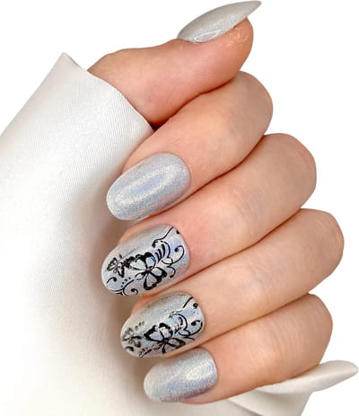 SD Press on Nails - B-110 - Plaknagels - Nagelset 20 Nagels - Holografisch Zilver Vlinder - Gellak - Nagellak - Kort Ronde Nageltips - Nepnagels met Lijm - Kunstnagels - Nail Art - Handmade - Valse nagels - Nagelvijl - Accessoires - Korte Nagels