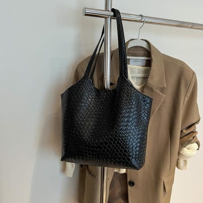 Schoudertas met grote capaciteit Nieuwe zomer Veelzijdige pendeltas Onderarmtas Populaire draagtas Trendy black