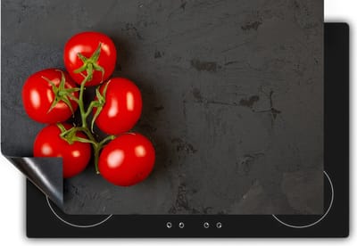 Chefcare Inductie Beschermer Tros Tomaten op Zwarte Marmer - 60x50 cm - Afdekplaat Inductie - Kookplaat Beschermer - Inductie Mat