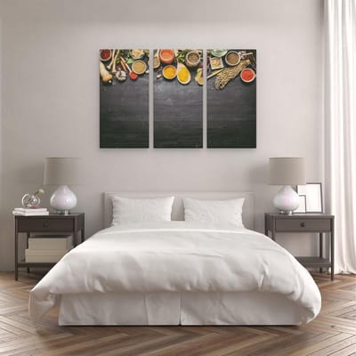 Artaza Canvas Schilderij Drieluik Indiase Kruiden Op Een Zwarte Tafel - 120x80 cm - Wanddecoratie Woonkamer - Schilderijen - Muurdecoratie