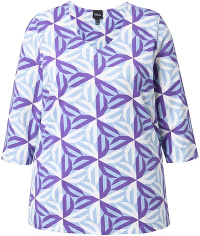 Ulla Popken - Dames - Shirt grafische print Classic V-hals 3/4-mouwen - Lichtblauw - Maat 42+